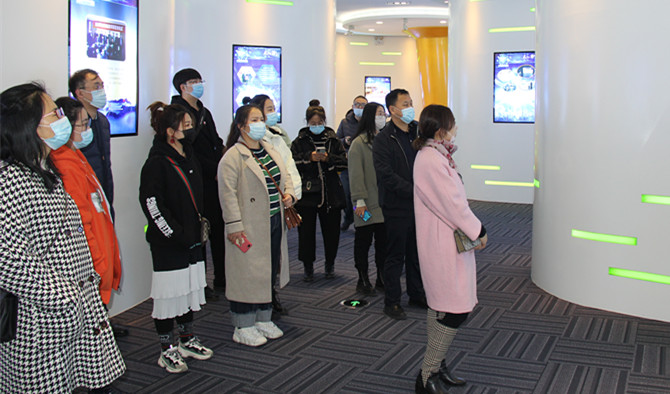 ĵ�����й��ž���������ѧϰС��ι��߷��Ѳ�ҩҵ