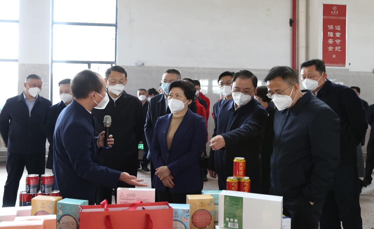 ���Ӣ�ʶӸ��ǿռ��Ź�ҩ������ҵ԰��Ŀ��չ���й�Ħ����